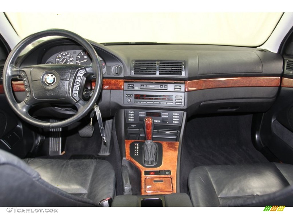 2000 BMW 5 Series 528i Wagon Black Dashboard Photo #78992182