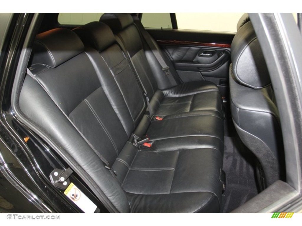 2000 BMW 5 Series 528i Wagon Rear Seat Photos
