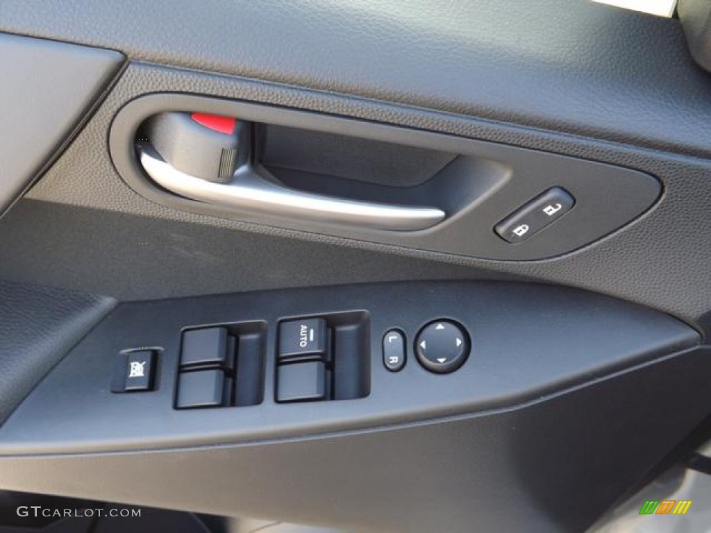 2013 Mazda MAZDA3 i Touring 5 Door Controls Photo #78994390