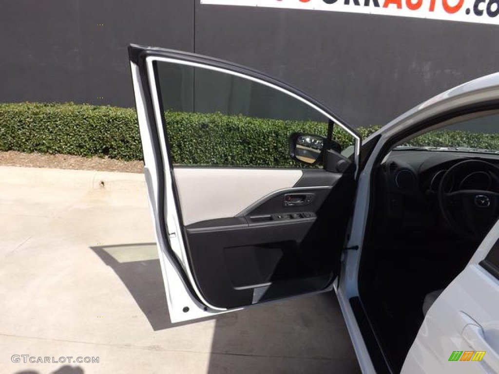 2013 MAZDA5 Sport - Crystal White Pearl / Sand photo #25