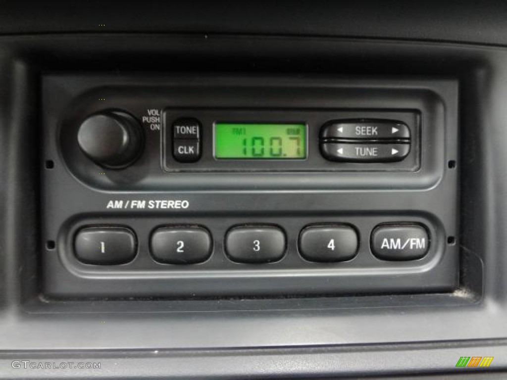 2005 Ford Crown Victoria Police Interceptor Controls Photo #78999379