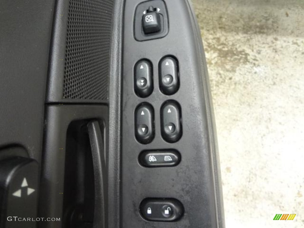 2005 Ford Crown Victoria Police Interceptor Controls Photo #78999455
