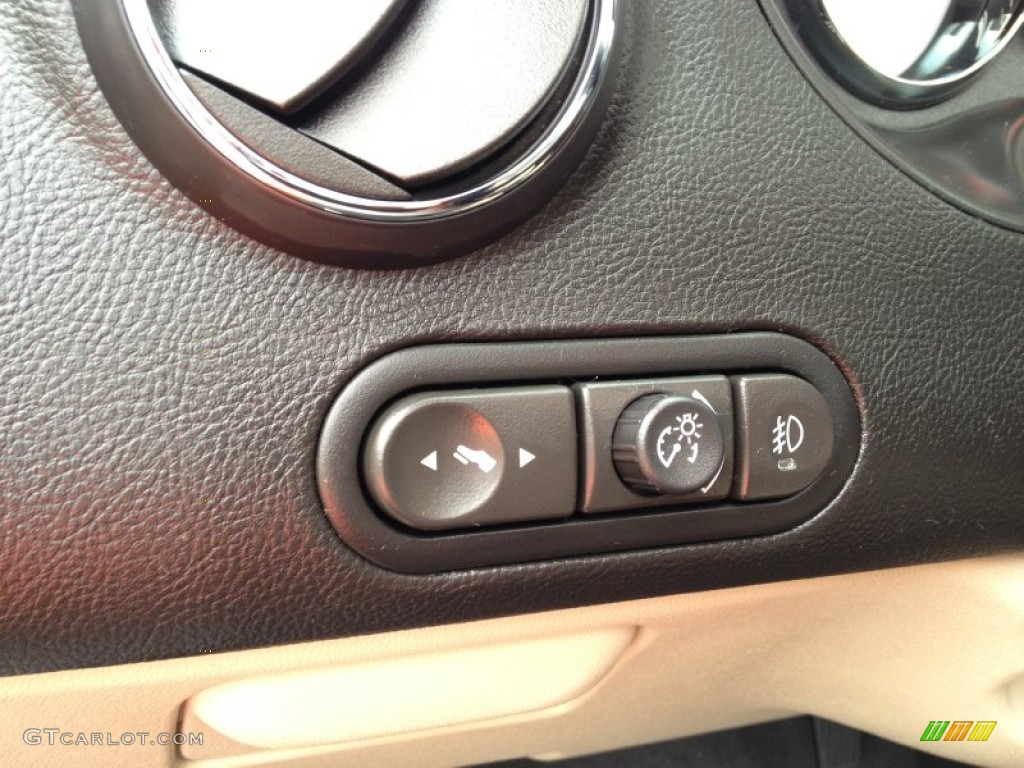 2007 Pontiac G6 GT Convertible Controls Photo #79000106