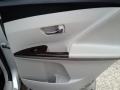Classic Silver Metallic - Venza V6 Photo No. 23