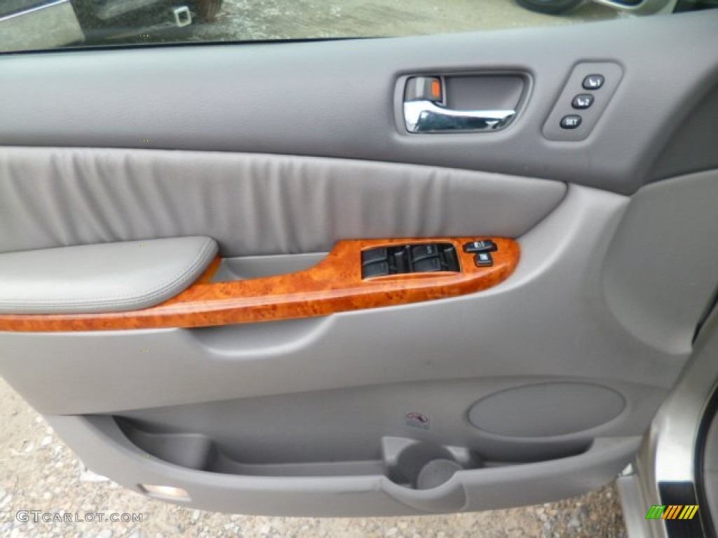 2006 Toyota Sienna Limited AWD Door Panel Photos
