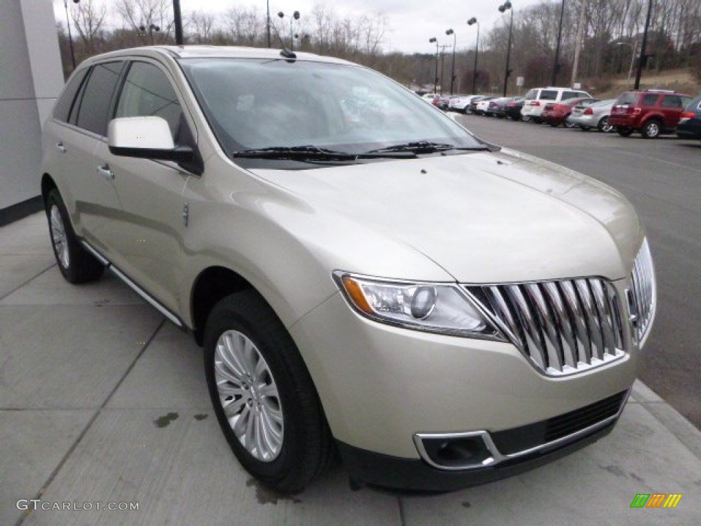 Gold Leaf Metallic 2011 Lincoln MKX FWD Exterior Photo #79010386