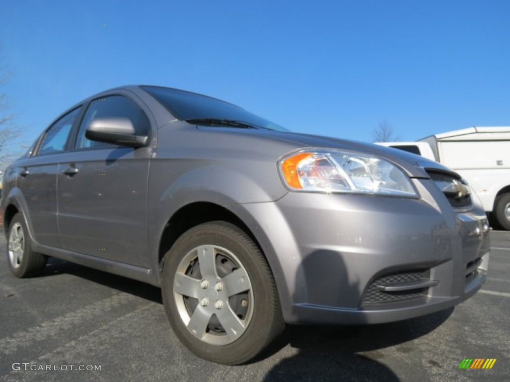 2010 Aveo LT Sedan - Medium Gray / Charcoal photo #4