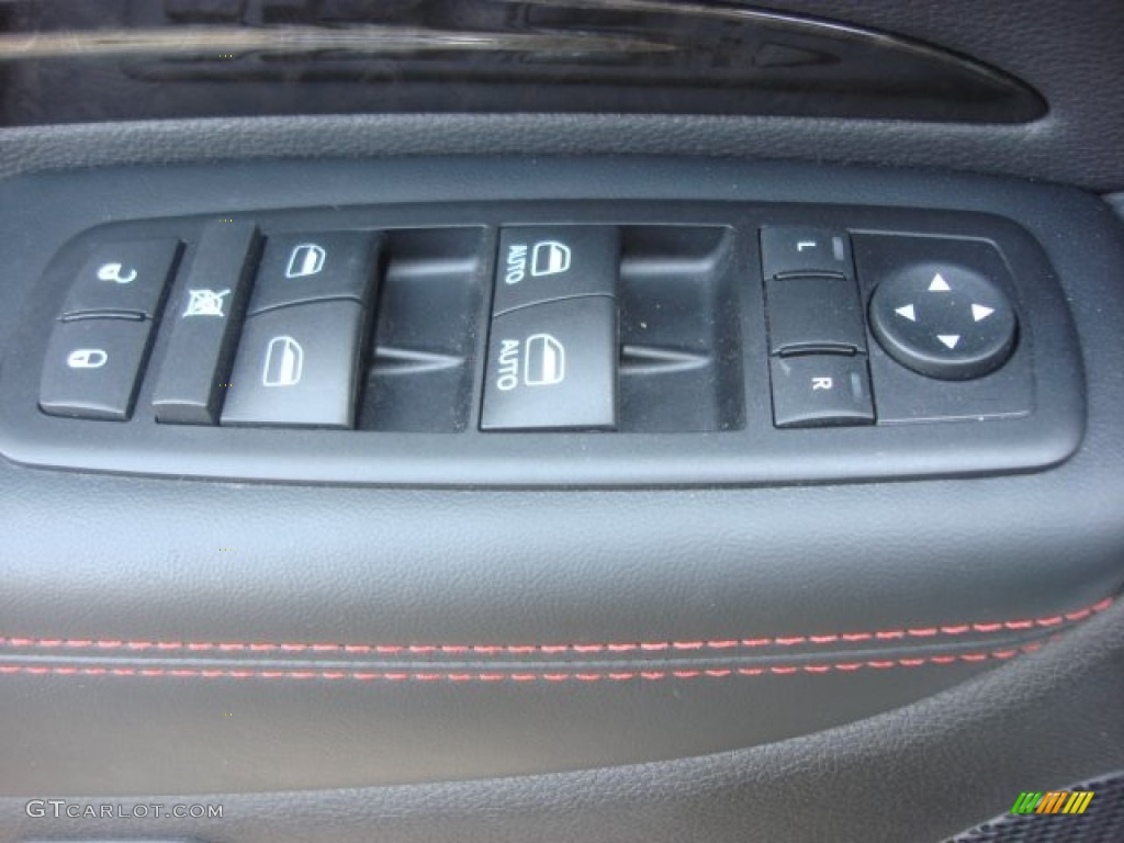 2011 Dodge Durango R/T Controls Photo #79014178