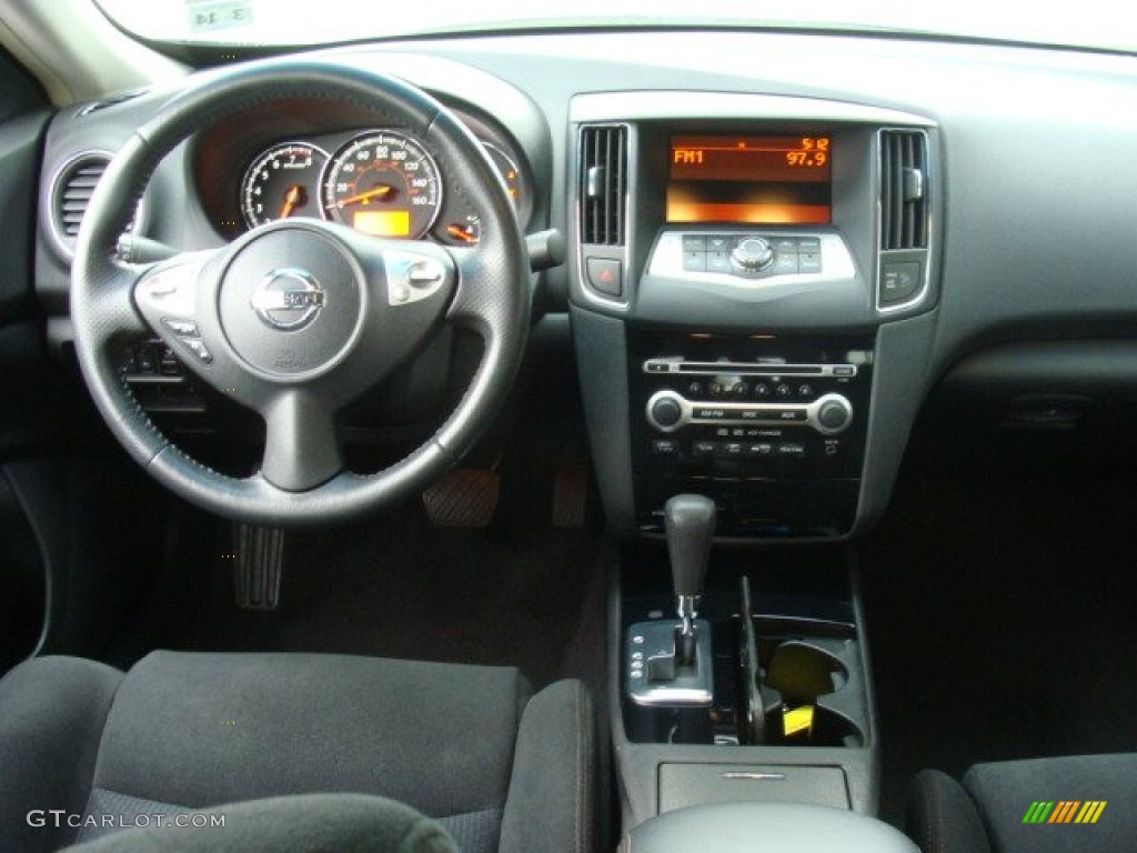 2010 Maxima 3.5 S - Radiant Silver / Charcoal photo #9