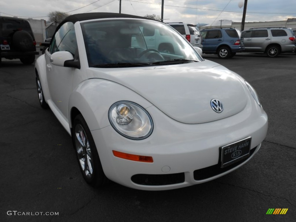 Candy White Volkswagen New Beetle