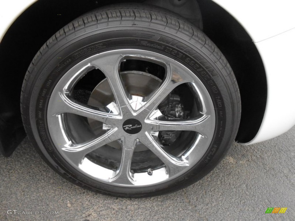 2009 Volkswagen New Beetle 2.5 Convertible Custom Wheels Photos