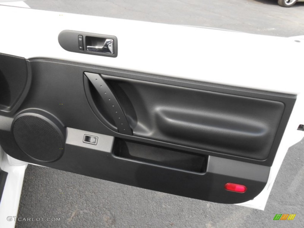 2009 Volkswagen New Beetle 2.5 Convertible Black Door Panel Photo #79015060