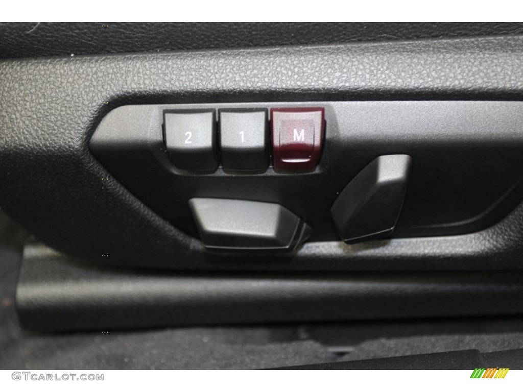 2013 BMW 3 Series 328i Sedan Controls Photo #79015602