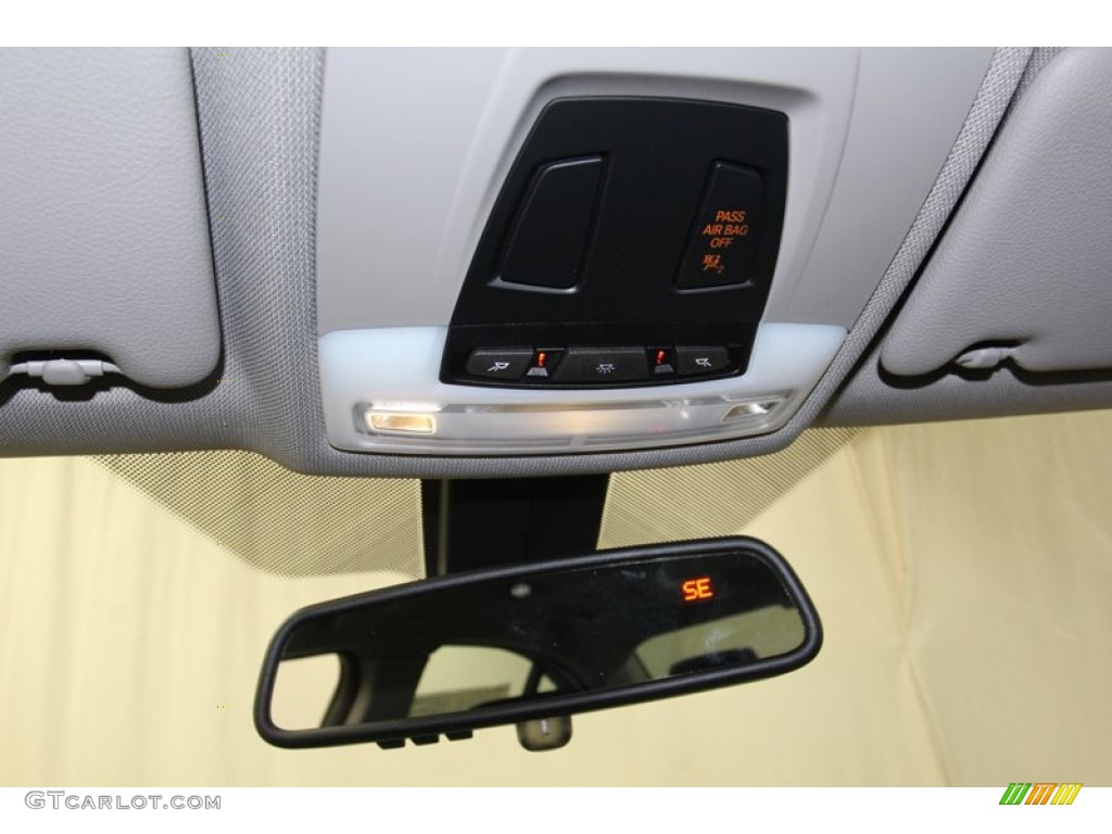 2013 BMW 3 Series 328i Sedan Controls Photo #79015624