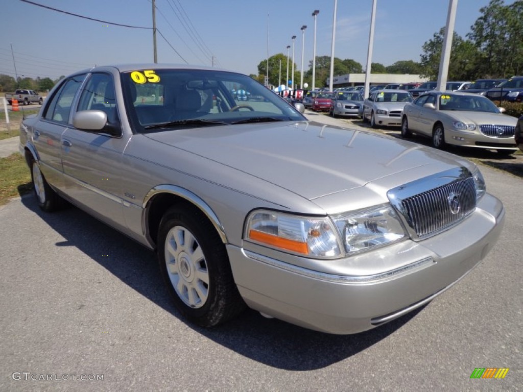2005 Grand Marquis LS - Silver Birch Metallic / Medium Parchment photo #10