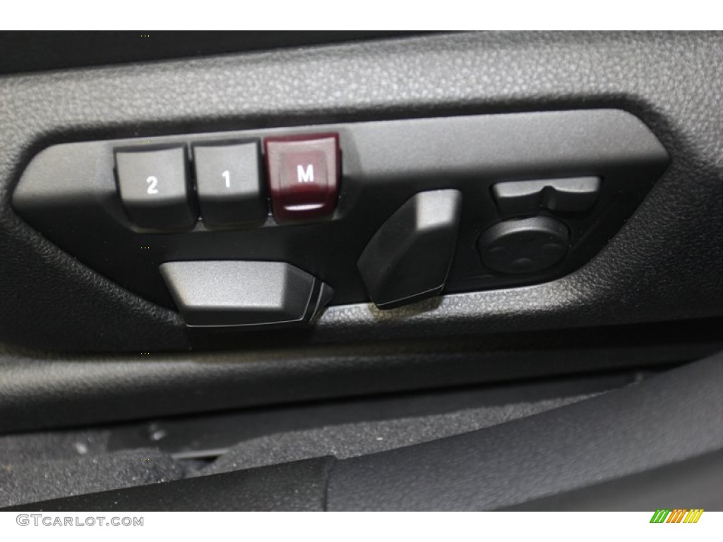 2013 BMW 3 Series 328i Sedan Controls Photo #79016737