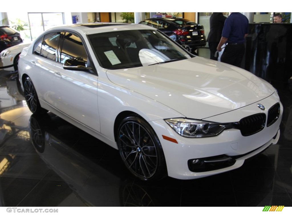 2013 3 Series 335i Sedan - Alpine White / Black photo #4