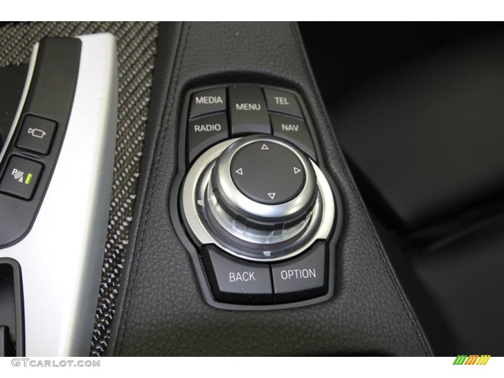 2013 BMW M6 Convertible Controls Photo #79018804