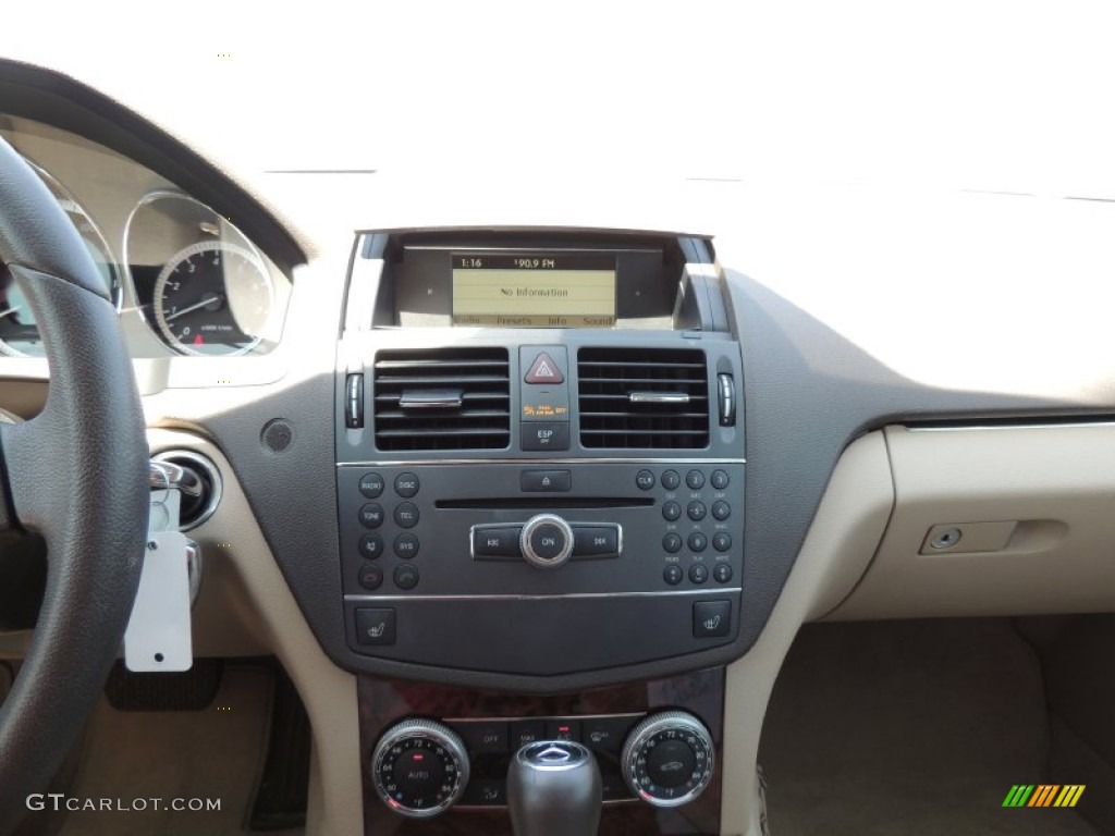 2010 C 300 Luxury - Sand Beige Metallic / Almond/Mocha photo #19