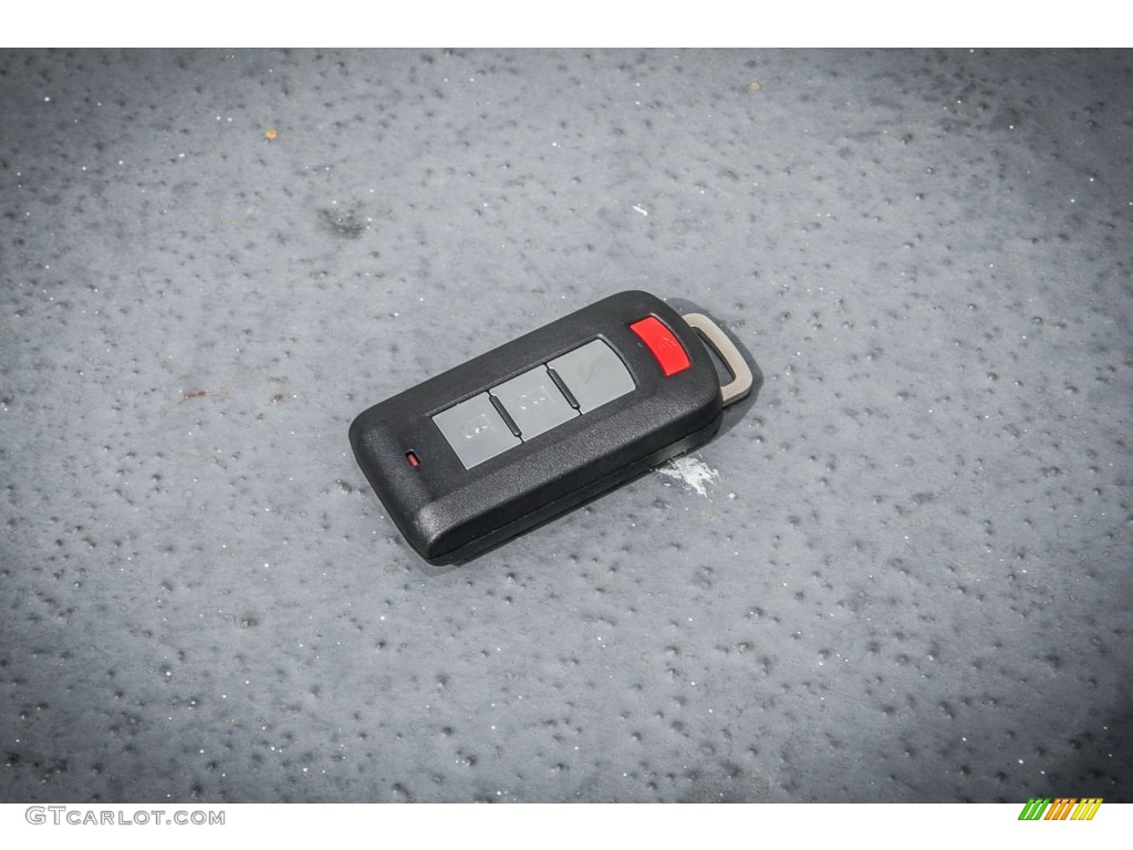 2011 Mitsubishi Outlander Sport SE Keys Photos