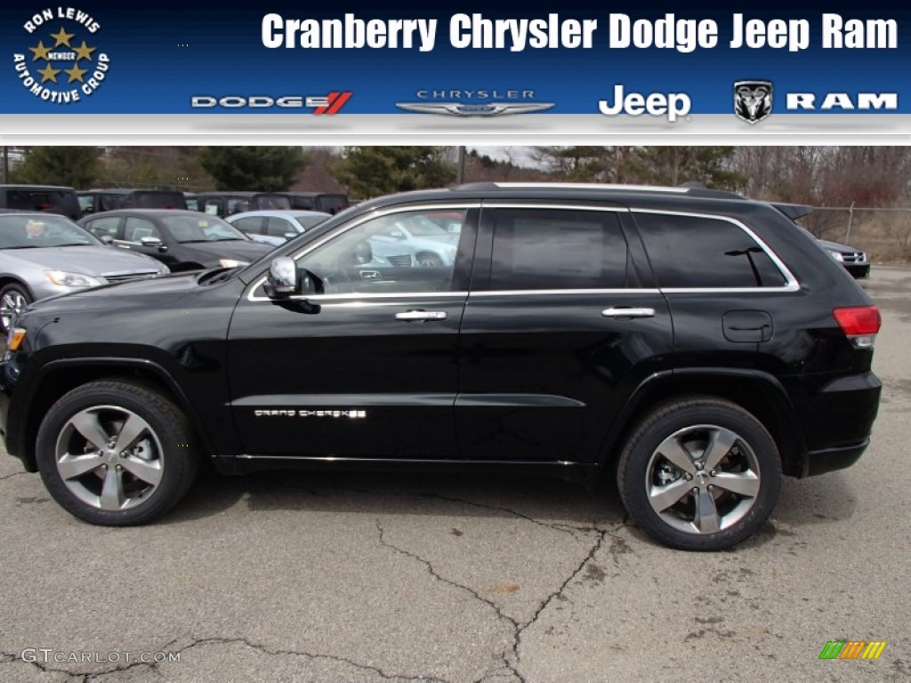 2014 Grand Cherokee Laredo 4x4 - Brilliant Black Crystal Pearl / Morocco Black photo #1