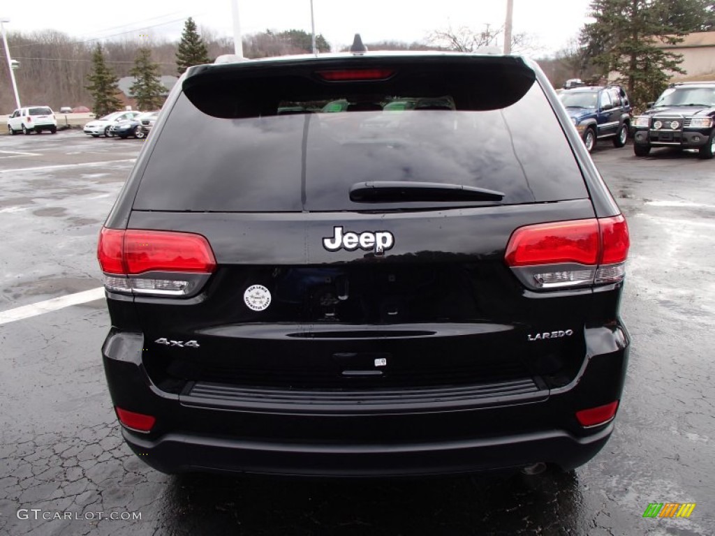 2014 Grand Cherokee Laredo 4x4 - Brilliant Black Crystal Pearl / Morocco Black photo #7