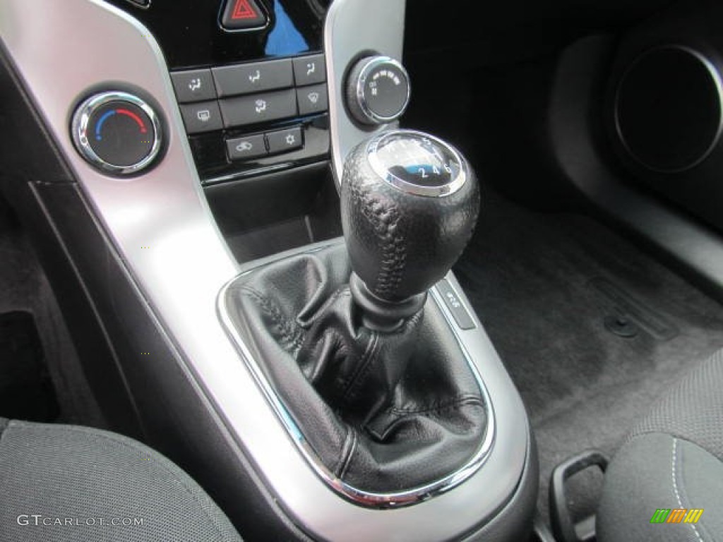 2012 Chevrolet Cruze LT/RS Transmission Photos