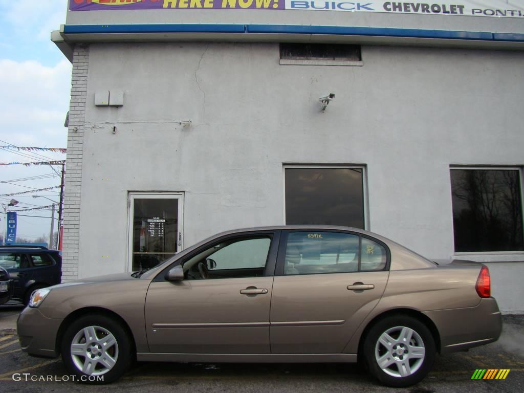 2008 Malibu Classic LT Sedan - Amber Bronze Metallic / Cashmere Beige photo #3