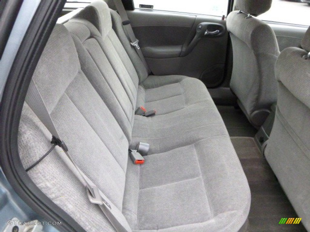 2002 Saturn L Series LW200 Wagon Rear Seat Photo #79041912