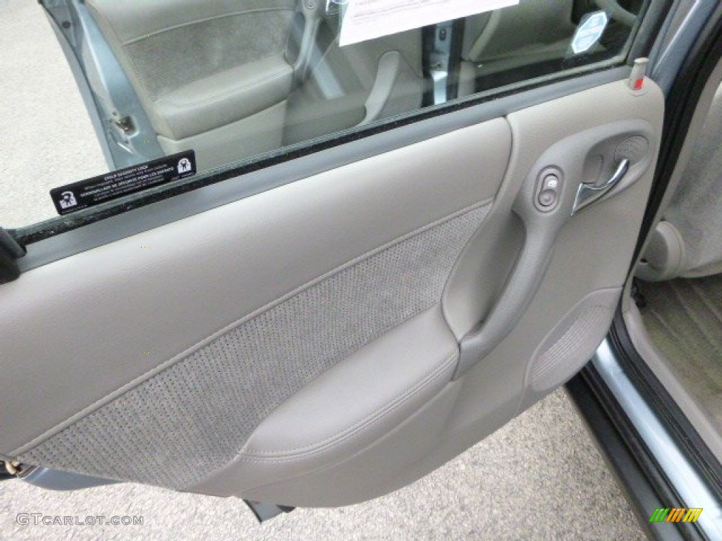 2002 L Series LW200 Wagon - Silver Blue / Gray photo #18