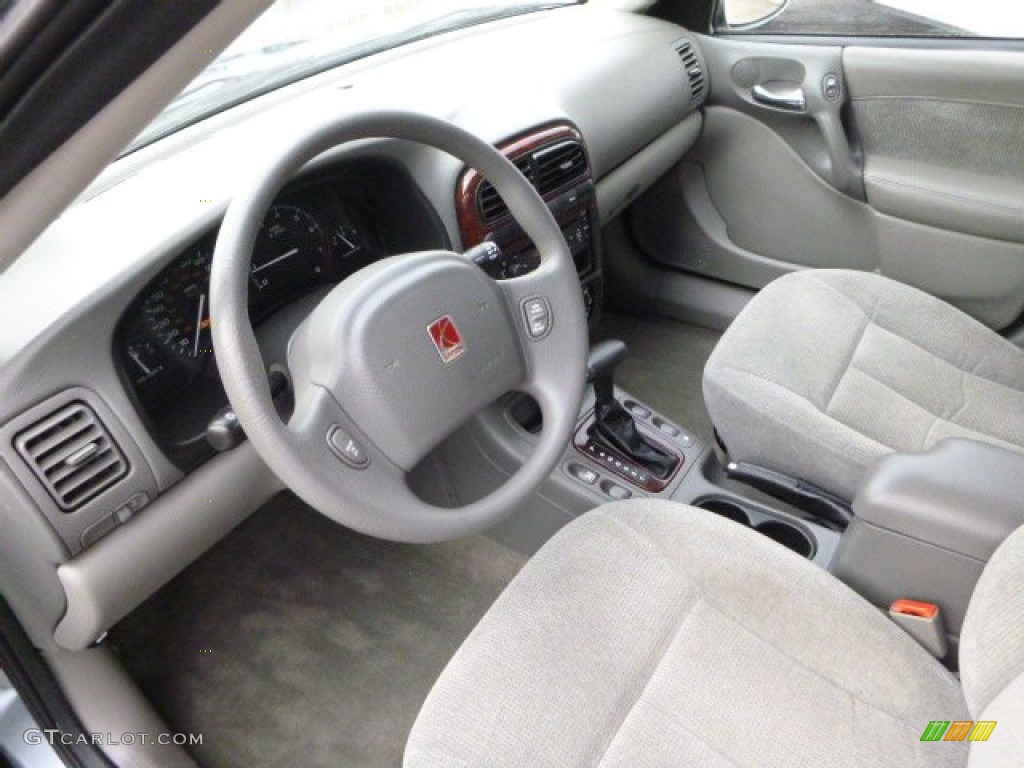 Gray Interior 2002 Saturn L Series LW200 Wagon Photo #79042042