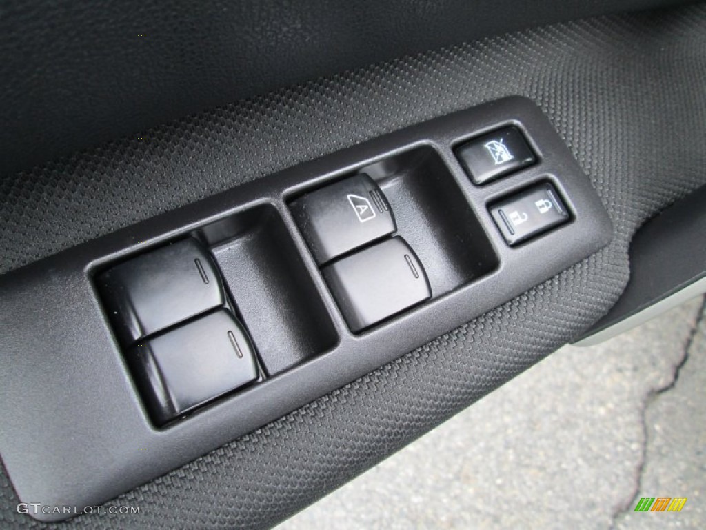 2011 Rogue SV AWD - Wicked Black / Black photo #13
