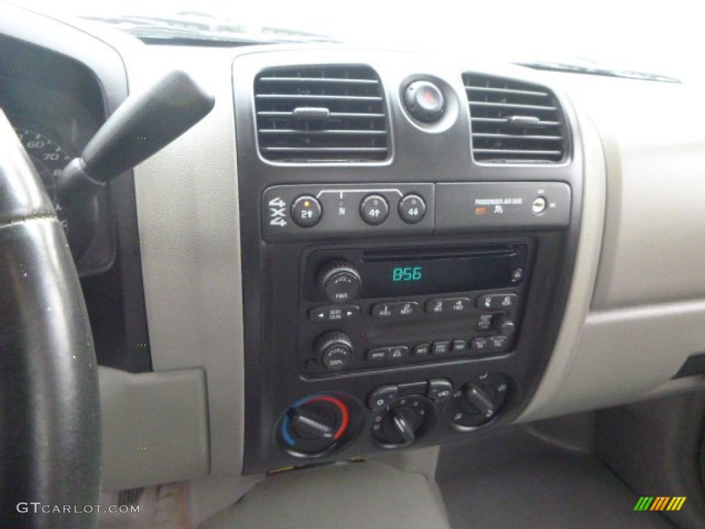 2004 Chevrolet Colorado Z71 Extended Cab 4x4 Controls Photo #79049974