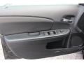 Black - 200 LX Sedan Photo No. 15