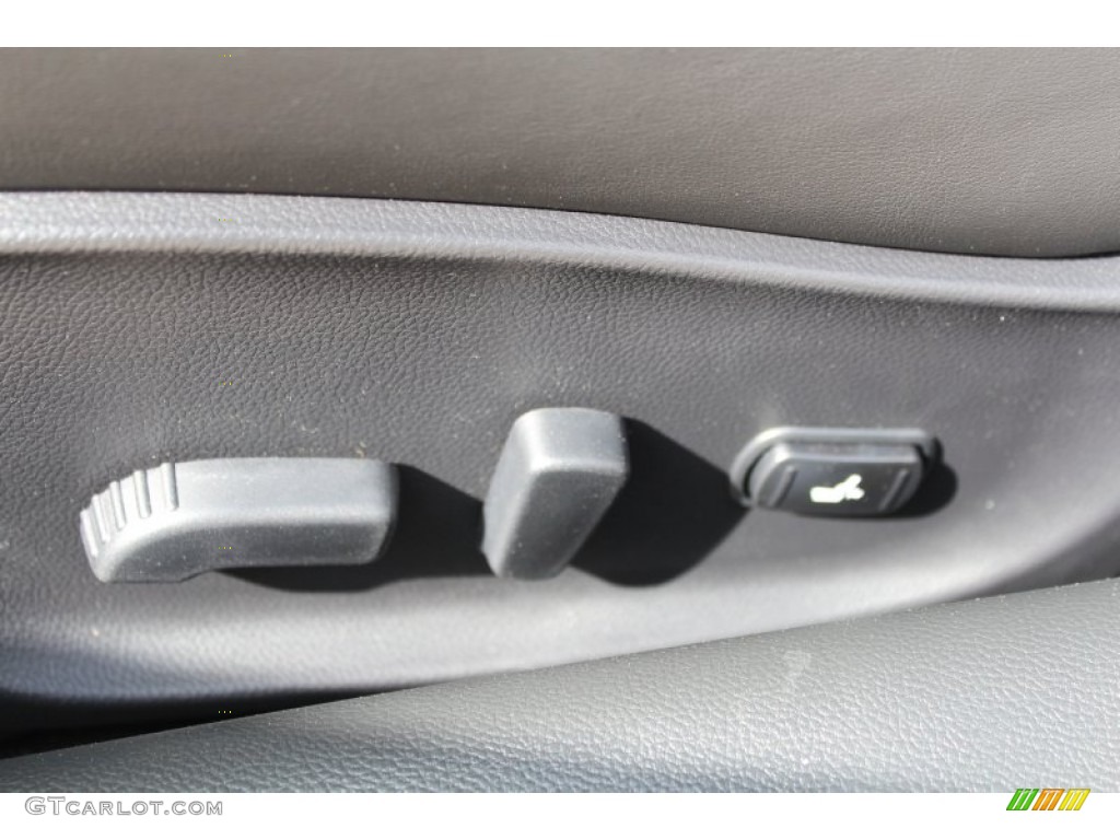 2013 Infiniti G 37 Convertible Controls Photo #79053094