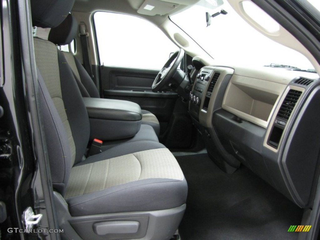 2010 Ram 1500 ST Quad Cab 4x4 - Brilliant Black Crystal Pearl / Dark Slate/Medium Graystone photo #9