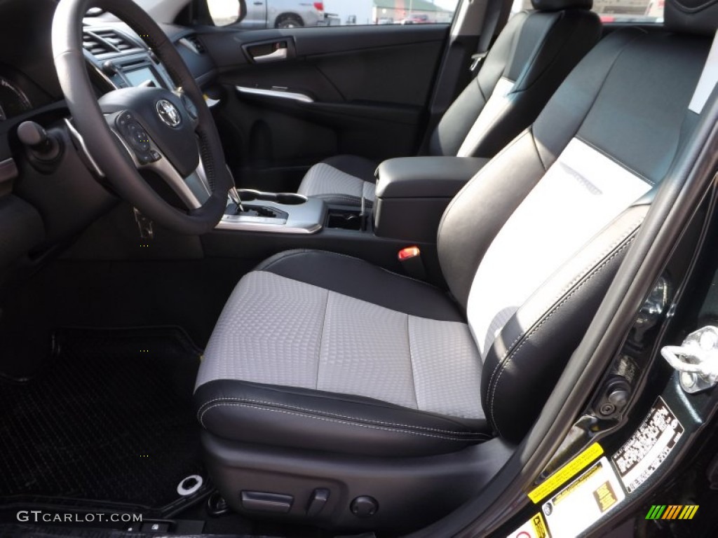 2013 Camry SE - Cosmic Gray Metallic / Black photo #14