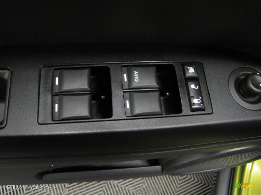 2012 Compass Latitude 4x4 - Rescue Green Metallic / Dark Slate Gray photo #11