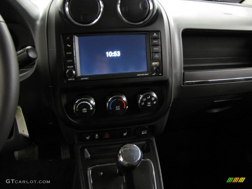 2012 Compass Latitude 4x4 - Rescue Green Metallic / Dark Slate Gray photo #23