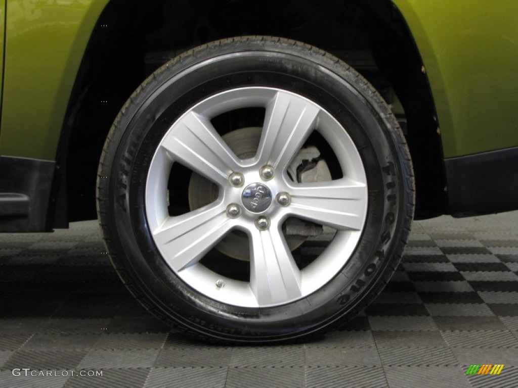 2012 Compass Latitude 4x4 - Rescue Green Metallic / Dark Slate Gray photo #27