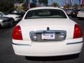 2007 Vibrant White Lincoln Town Car Signature  photo #7