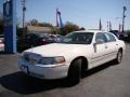 2007 Vibrant White Lincoln Town Car Signature  photo #18