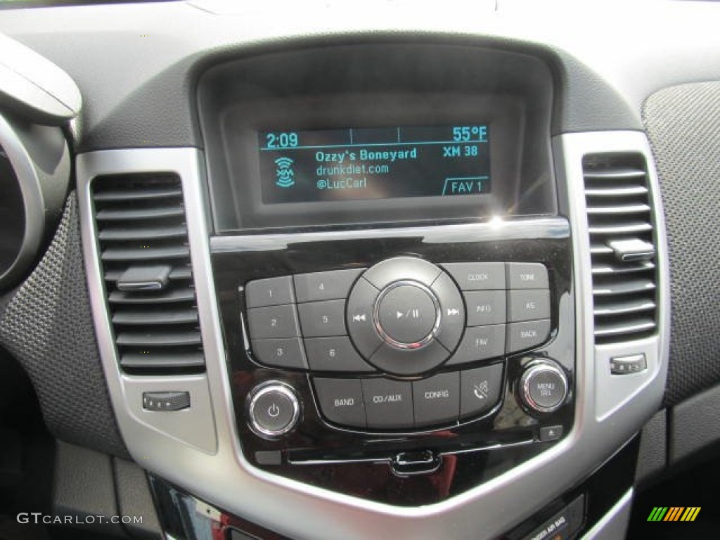 2013 Chevrolet Cruze LT Controls Photo #79060450
