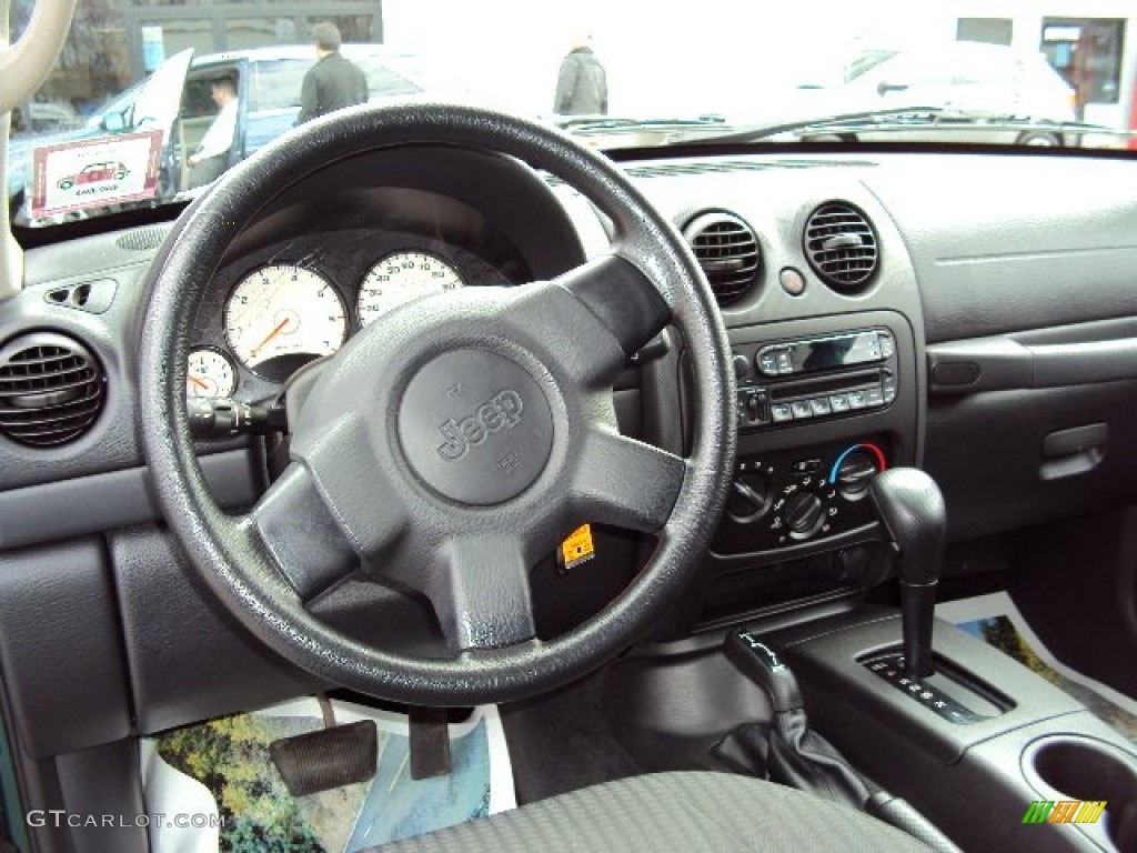 2004 Liberty Sport 4x4 - Cactus Green Pearl / Dark Slate Gray photo #10