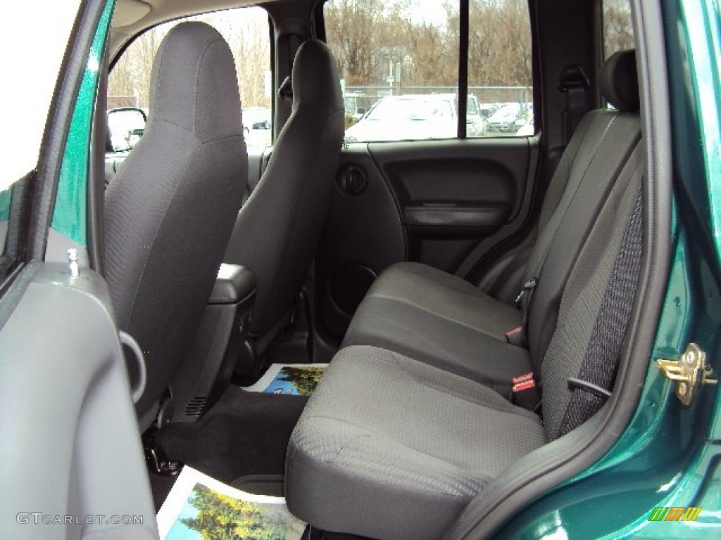 2004 Liberty Sport 4x4 - Cactus Green Pearl / Dark Slate Gray photo #13