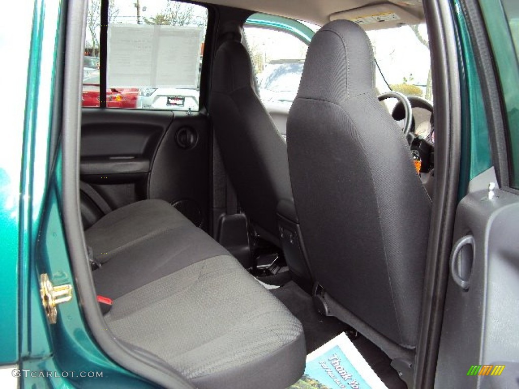 2004 Liberty Sport 4x4 - Cactus Green Pearl / Dark Slate Gray photo #16