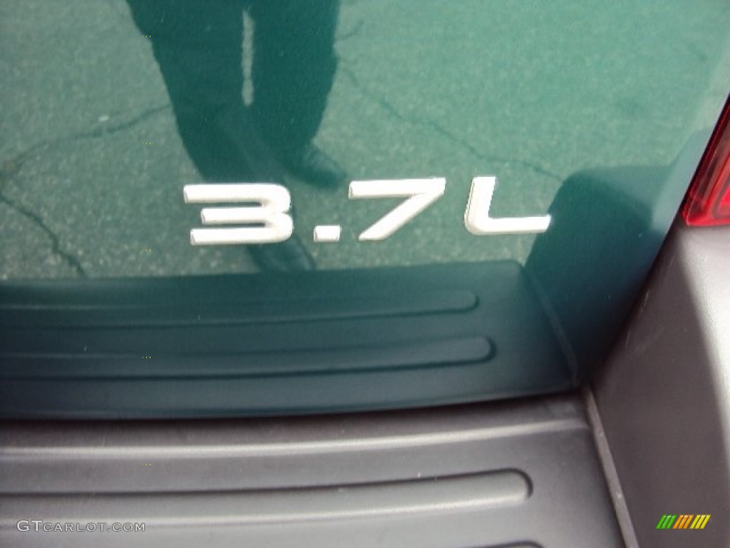 2004 Liberty Sport 4x4 - Cactus Green Pearl / Dark Slate Gray photo #24