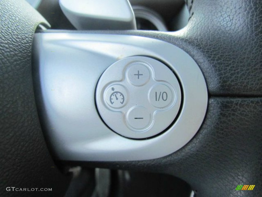 2009 Mini Cooper S Clubman Controls Photo #79063039