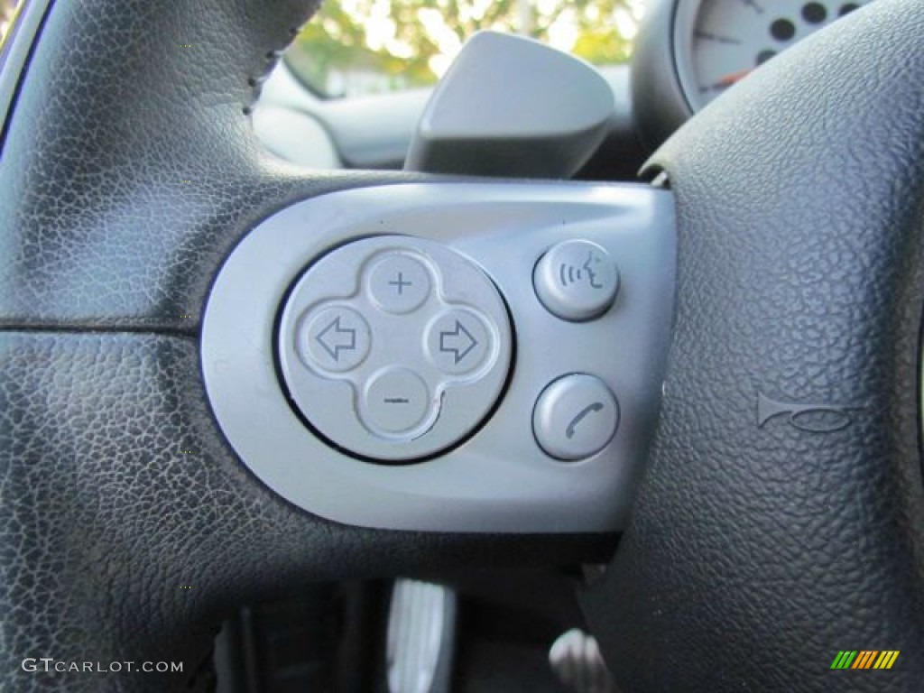 2009 Mini Cooper S Clubman Controls Photos