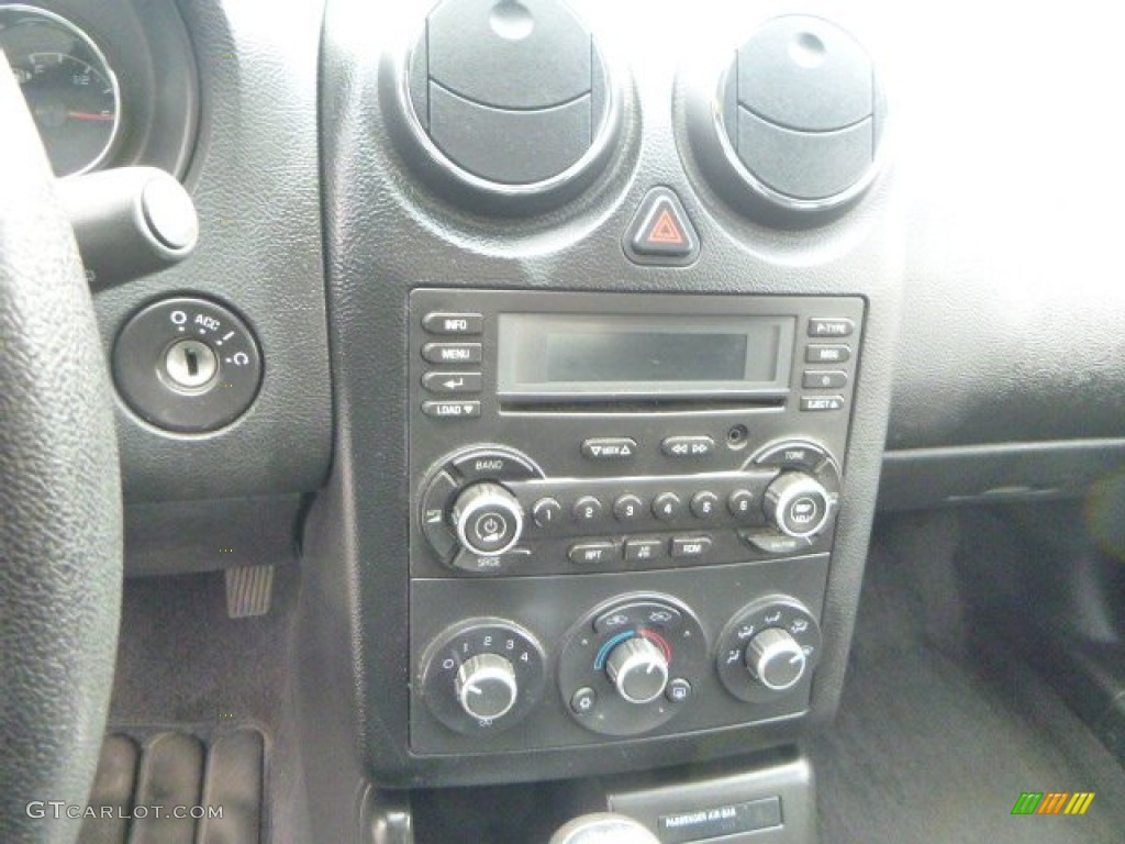2009 Pontiac G6 Sedan Controls Photo #79065168